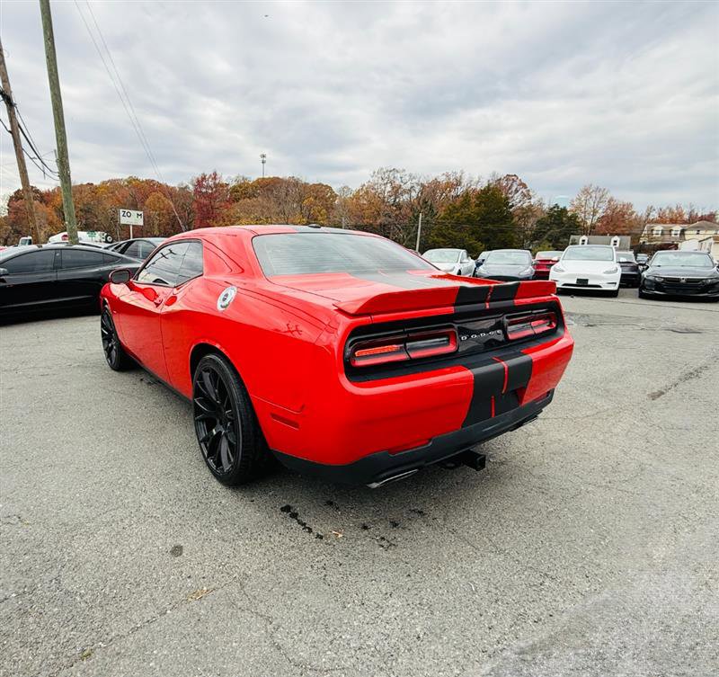 Used 2018 Dodge Challenger R/T image 3