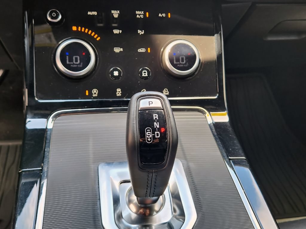 Used 2023 Land Rover Range Rover Evoque R-Dynamic SE AWD/4WD image 18
