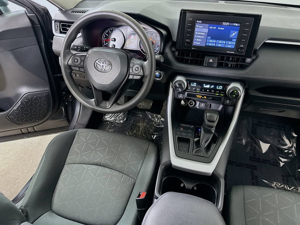 Used 2021 Toyota RAV4 XLE FWD image 17