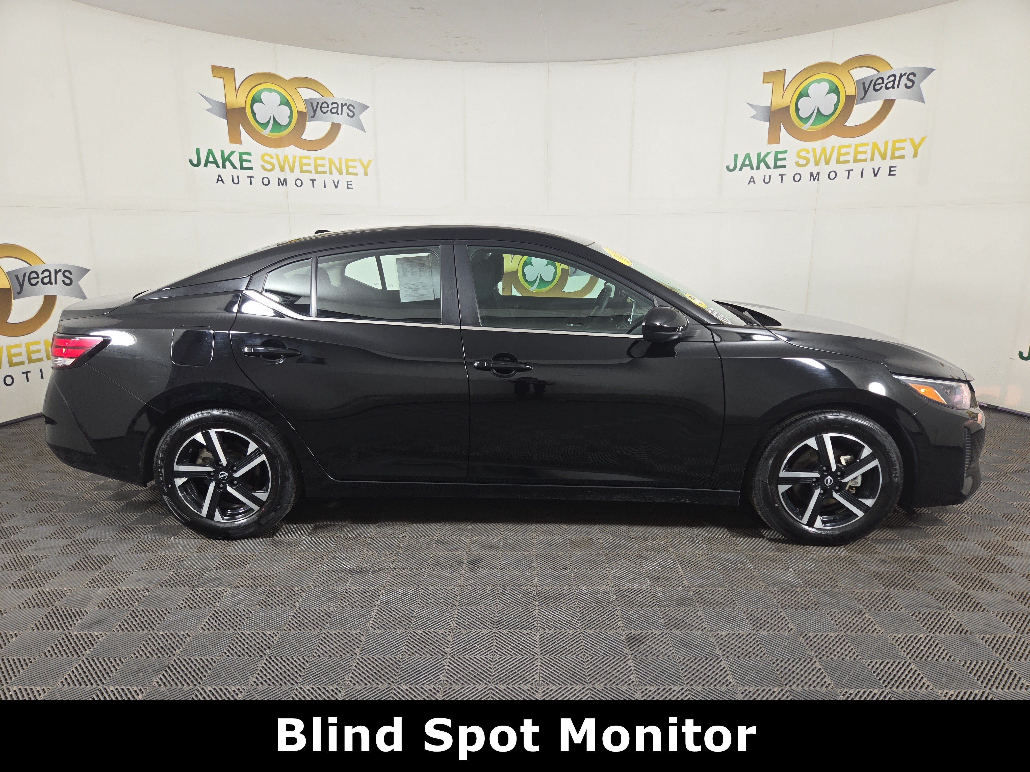 Used 2024 Nissan Sentra SV FWD image 11