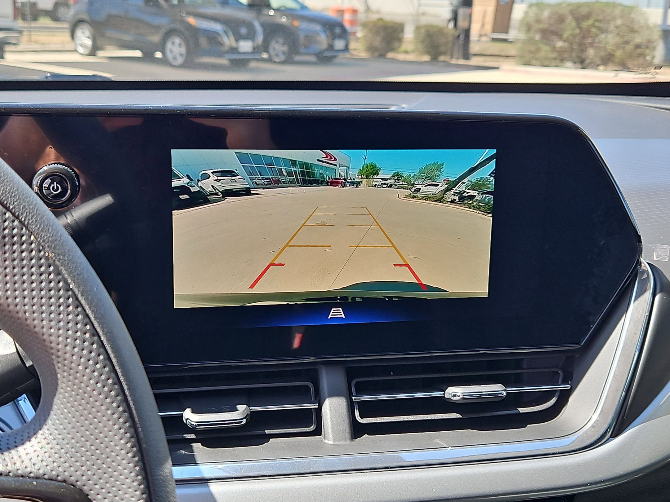 Certified 2025 Chevrolet Trax LT image 18