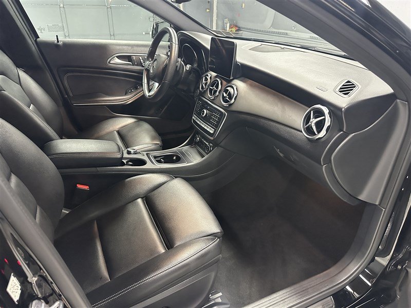 Used 2020 Mercedes-Benz GLA 250 4MATIC image 11