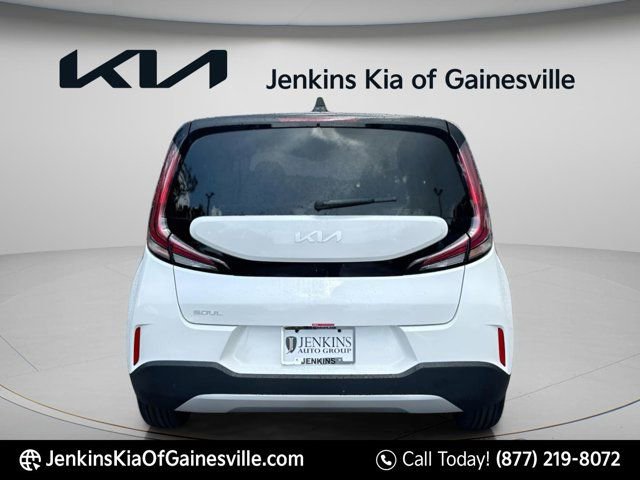 Used 2025 Kia Soul LX w/ LX Technology Package image 4