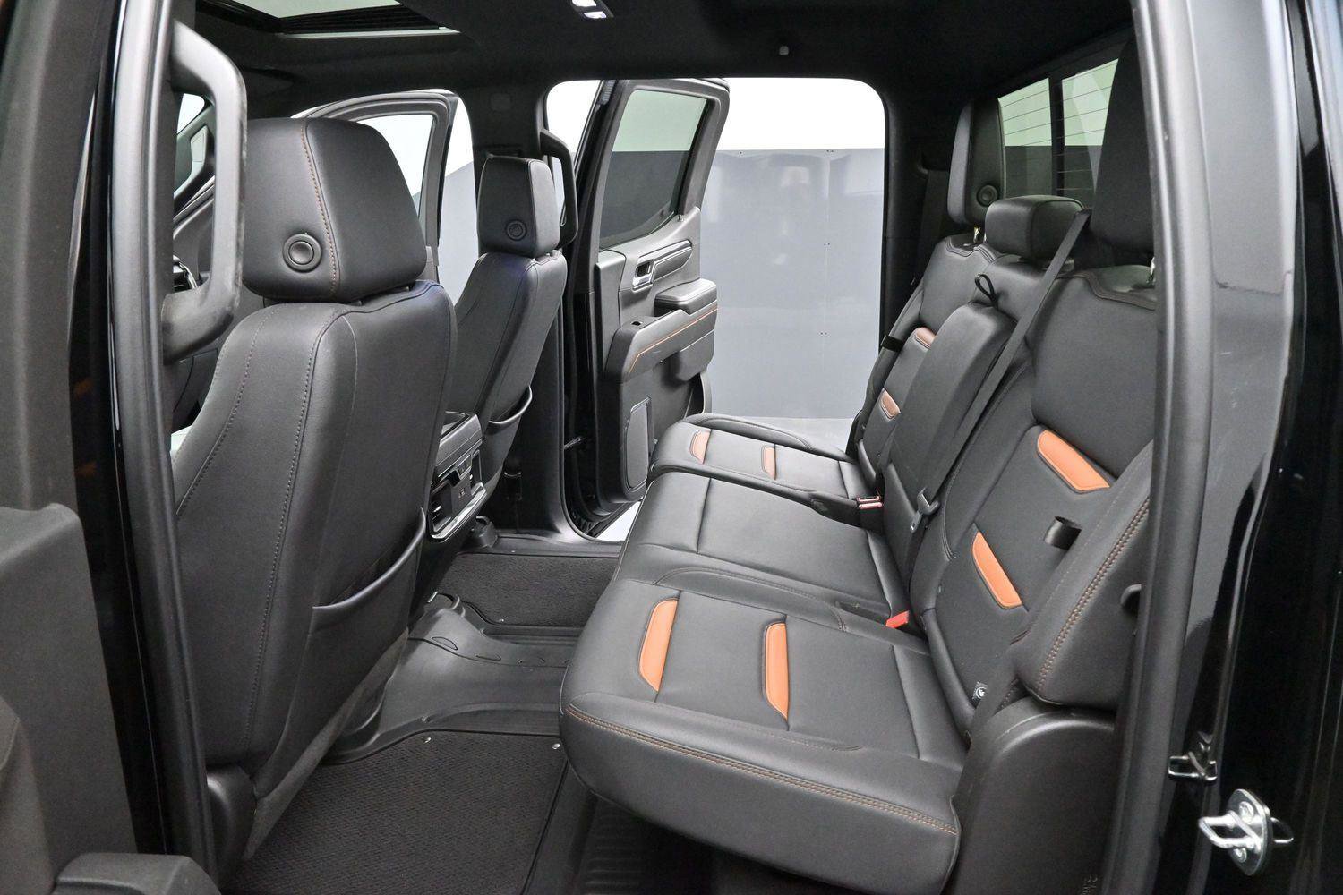Used 2024 GMC Sierra 1500 AT4 w/ Technology Package AWD/4WD image 32