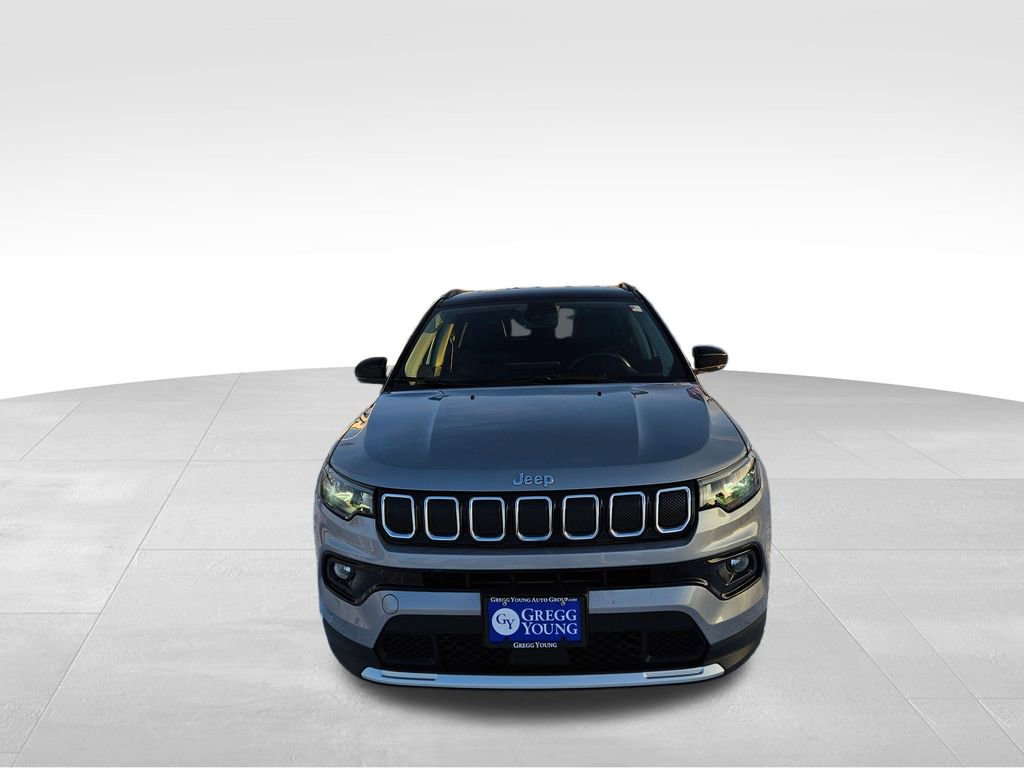 Used 2022 Jeep Compass Limited image 3