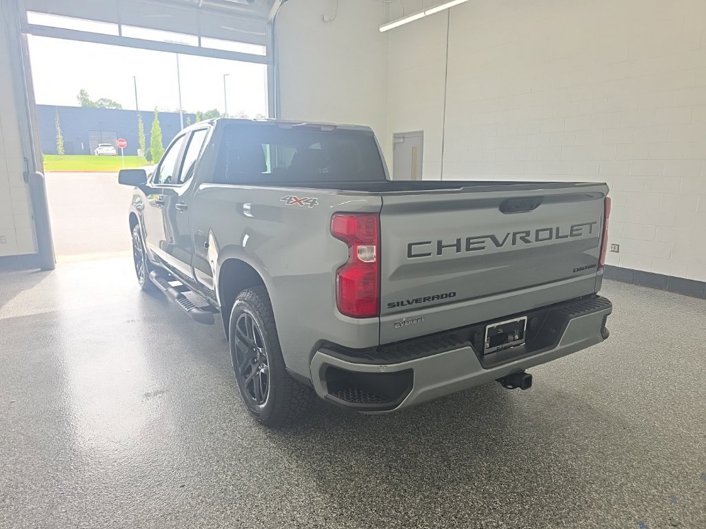 Used 2026 Chevrolet Silverado 1500 Custom w/ Turbomax Blackout Package AWD/4WD image 3
