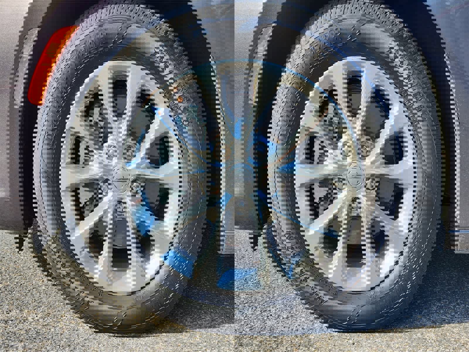 Used 2021 Chrysler Pacifica Touring-L image 9