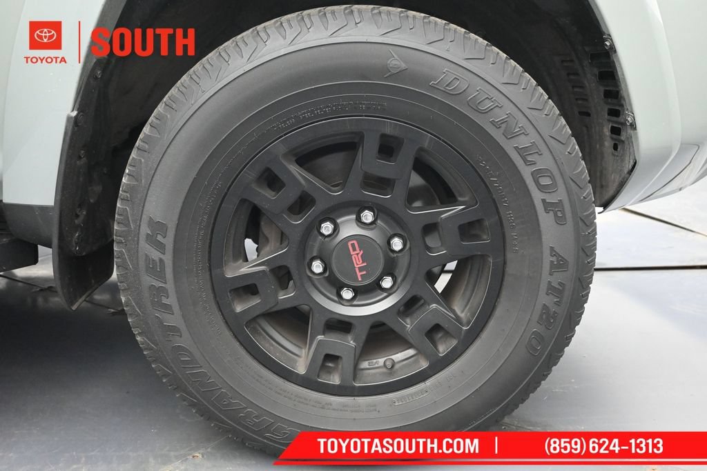 Used 2023 Toyota 4Runner TRD Off-Road AWD/4WD image 33