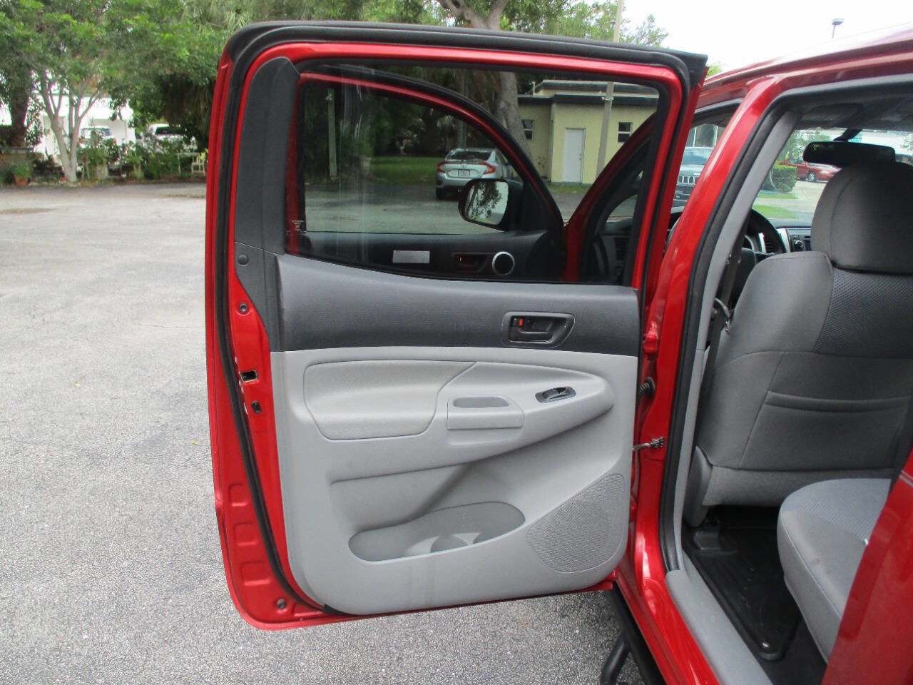 Used 2013 Toyota Tacoma PreRunner w/ TRD Off-Road Pkg RWD image 21