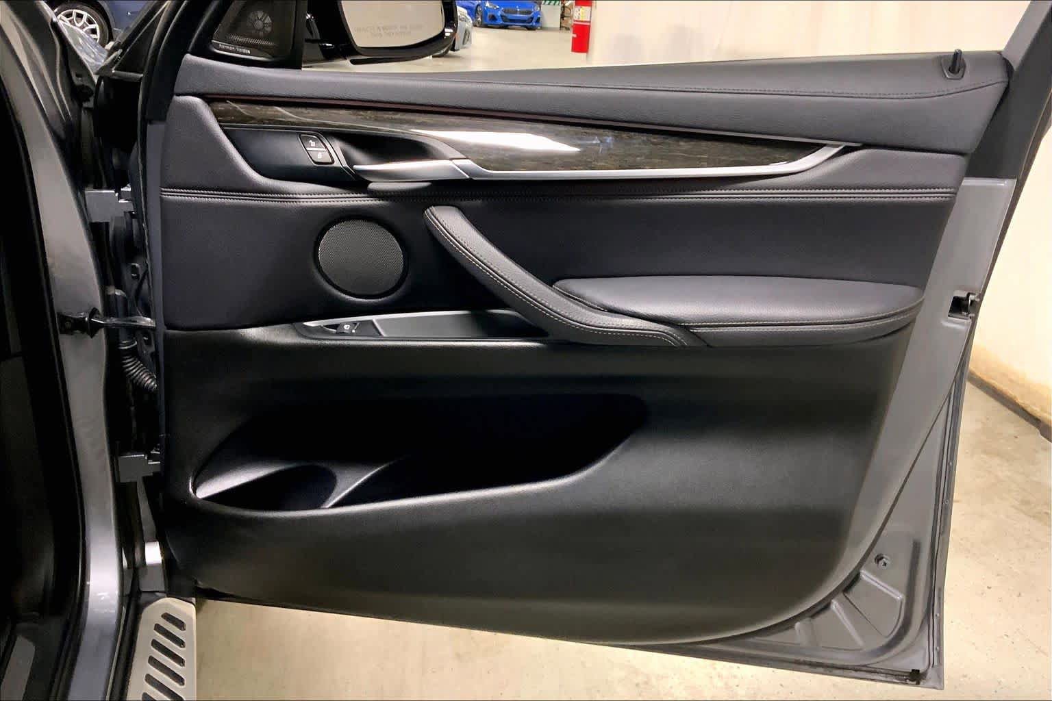 Used 2018 BMW X6 sDrive35i RWD image 22