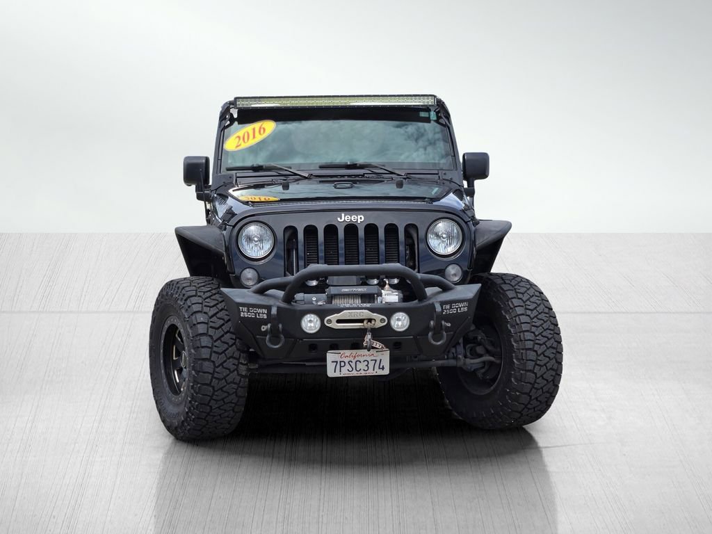 Used 2016 Jeep Wrangler Unlimited Rubicon w/ Connectivity Group image 2