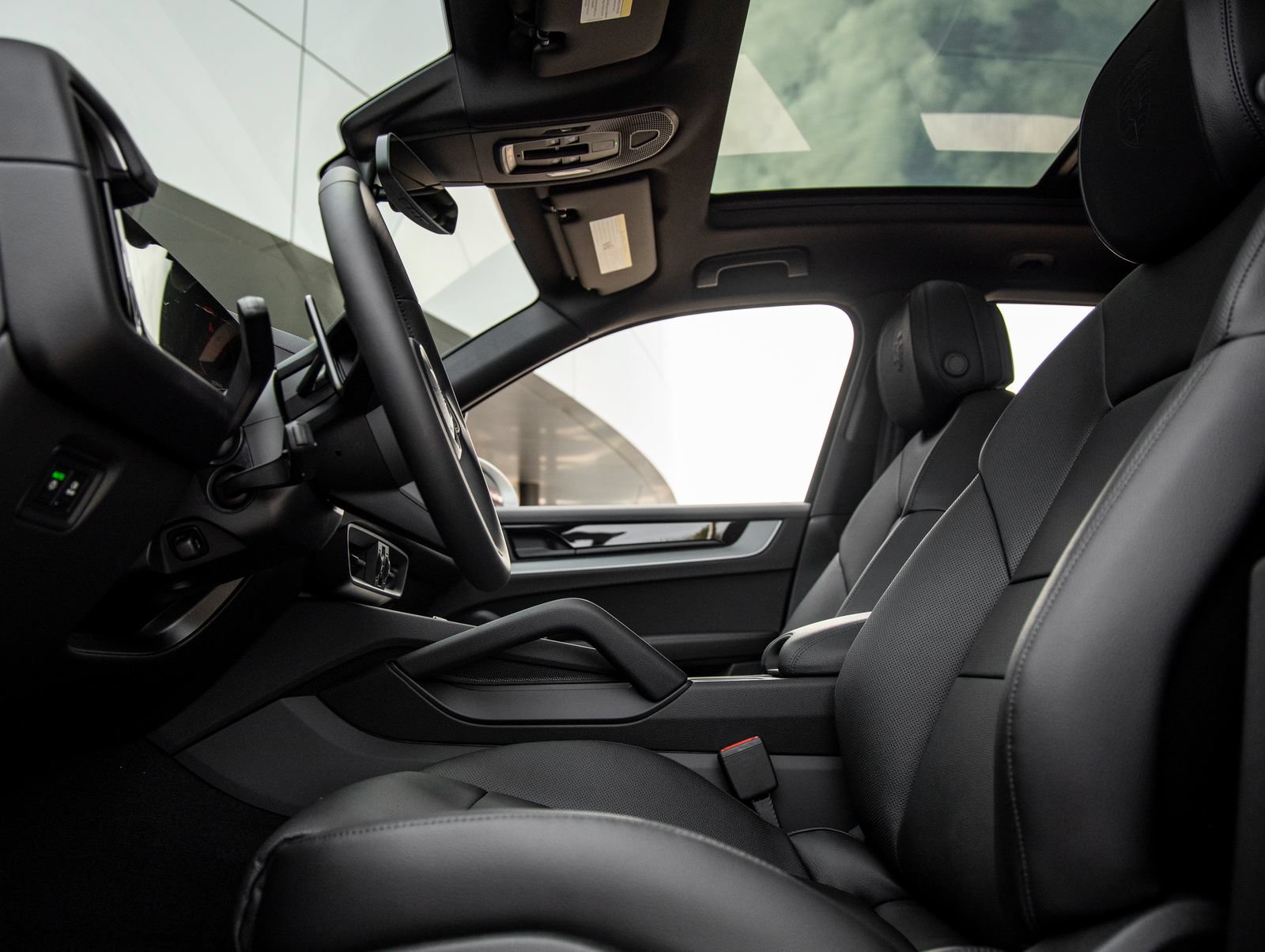 Certified 2026 Porsche Cayenne AWD/4WD image 24