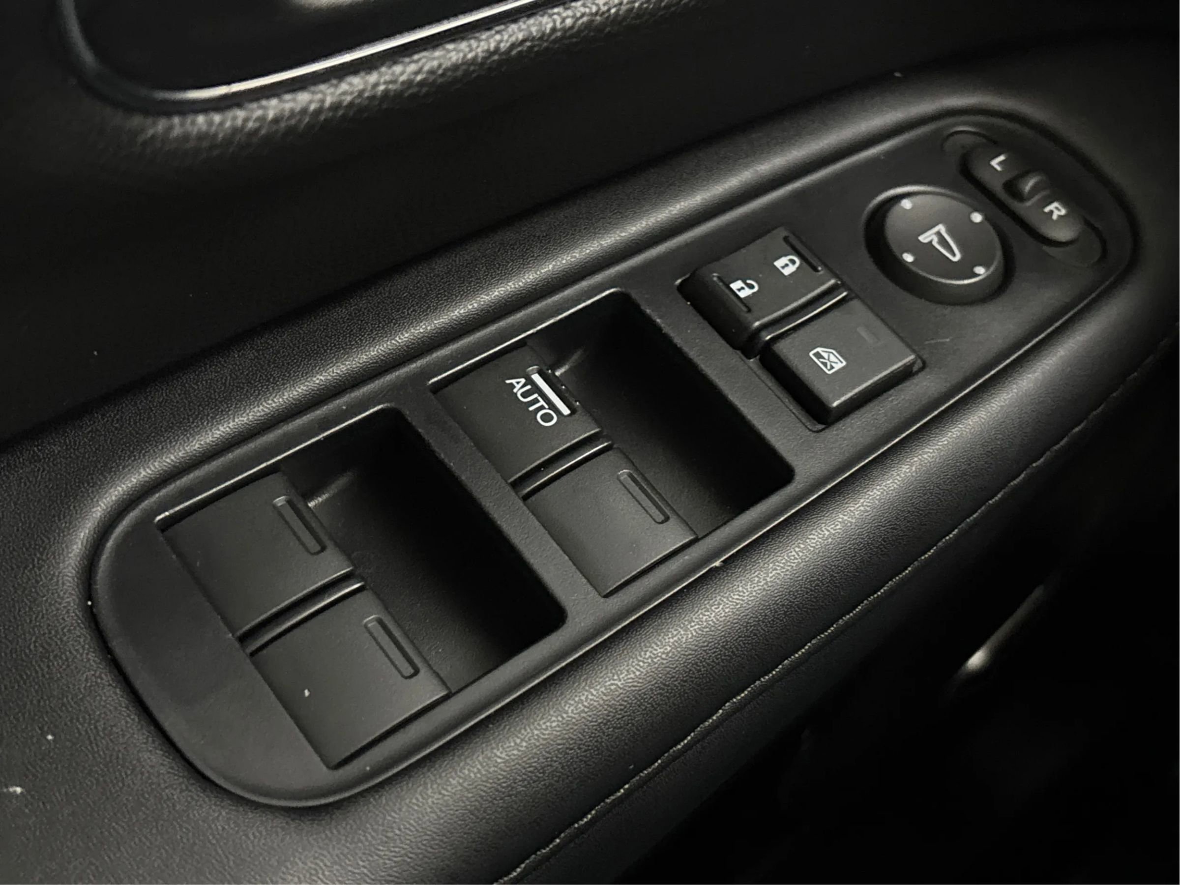 Used 2019 Honda HR-V EX-L image 41