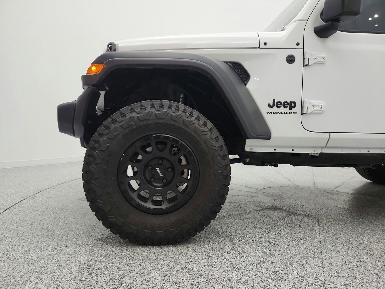 Used 2024 Jeep Wrangler Sport S image 21