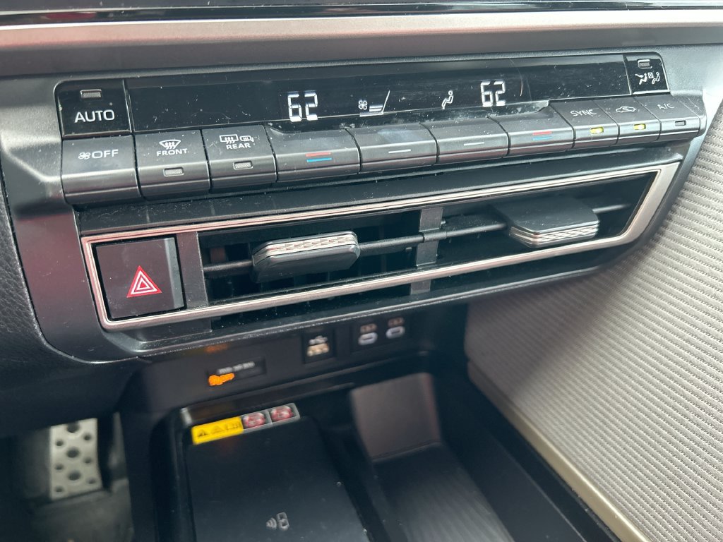 Used 2025 Toyota Camry SE w/ Multimedia Upgrade Package FWD image 23