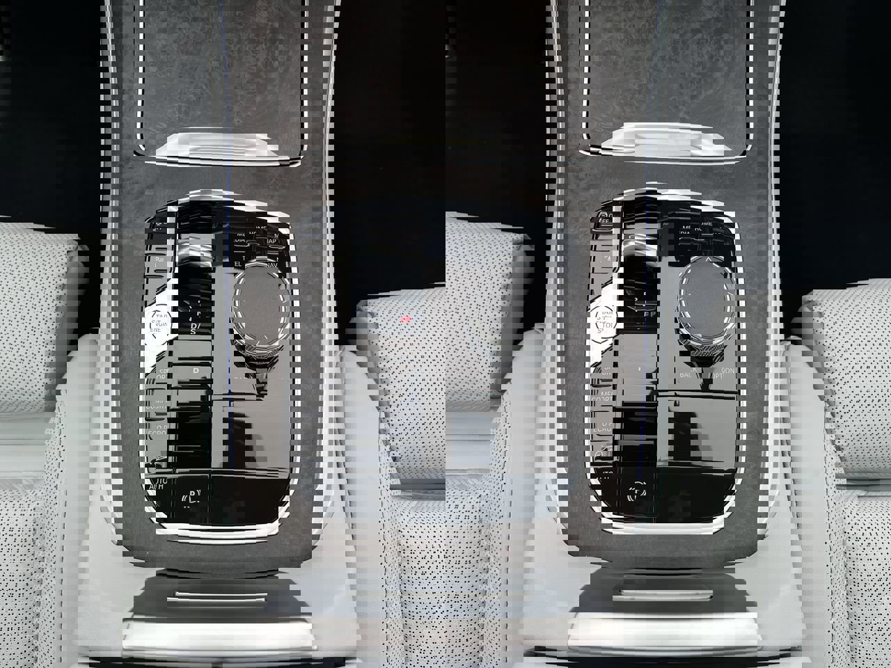 Certified 2024 BMW X5 xDrive40i w/ M Sport Package image 28