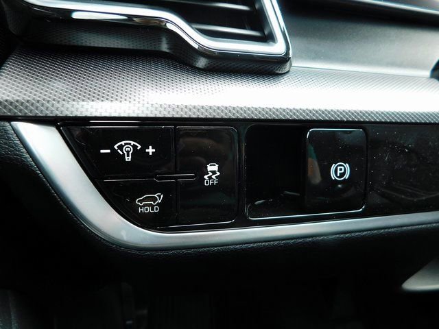 Used 2025 Kia Sportage SX image 22