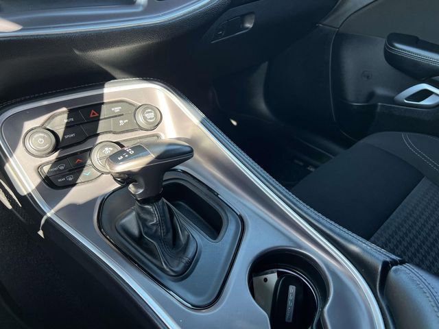 Used 2022 Dodge Challenger SXT RWD image 21