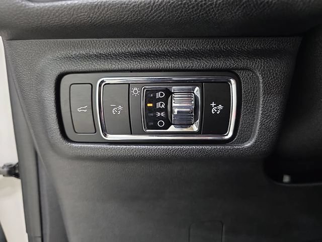 Certified 2023 Lincoln Corsair Reserve w/ Equipment Group 201A AWD/4WD image 22