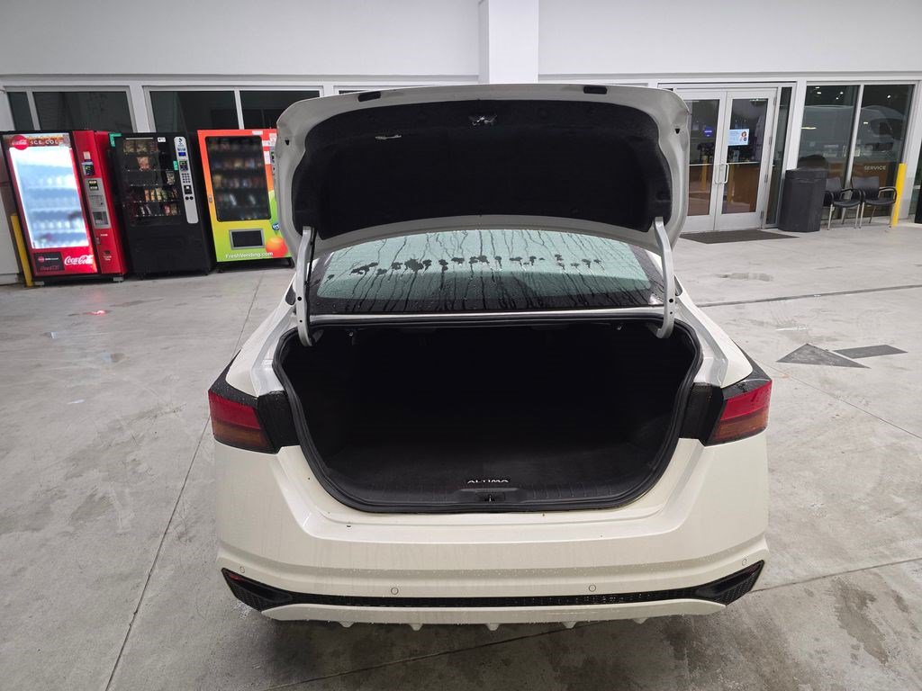Used 2024 Nissan Altima 2.5 SV FWD image 34