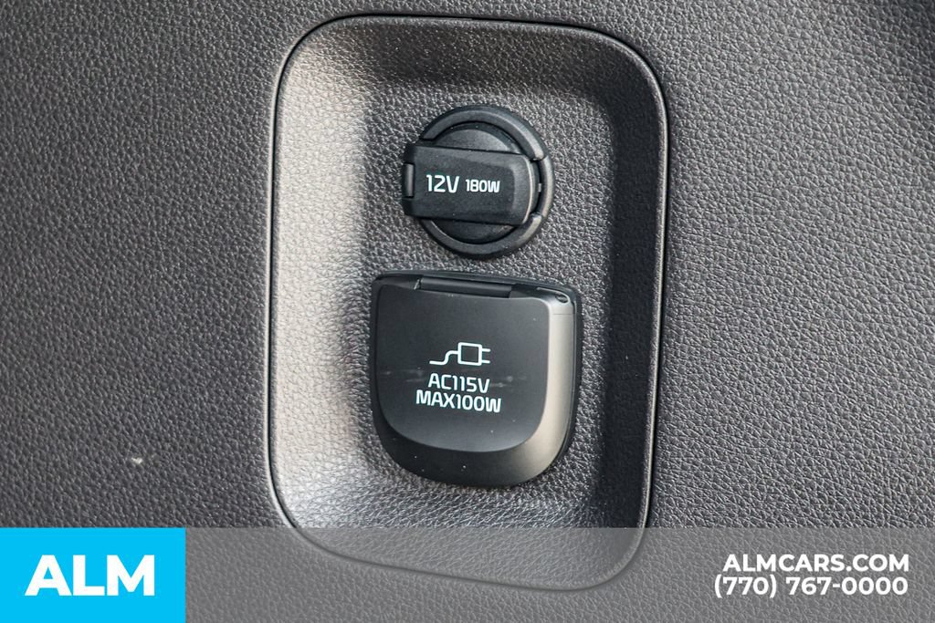 Used 2025 Kia Carnival SX w/ SX Dark Edition Package FWD image 24