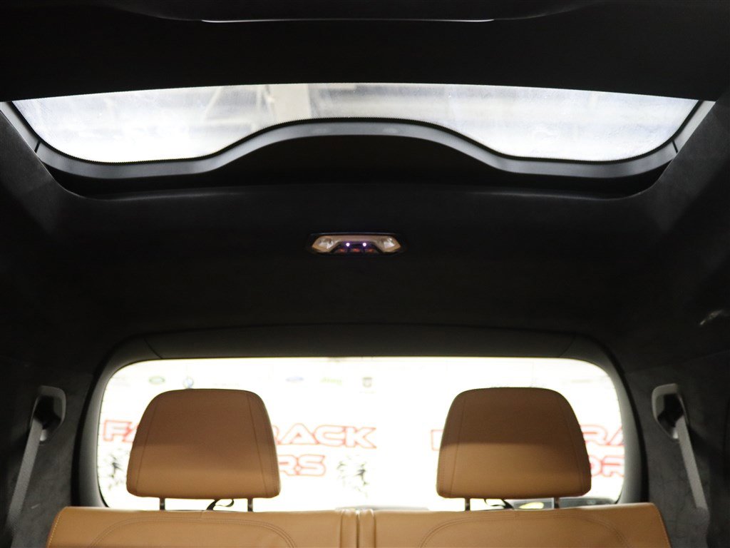 Used 2021 BMW X7 M50i image 8