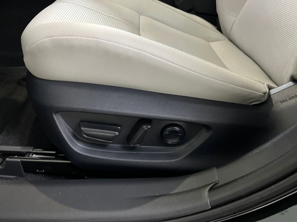 Used 2026 Toyota Camry XLE w/ Premium Plus Package image 53