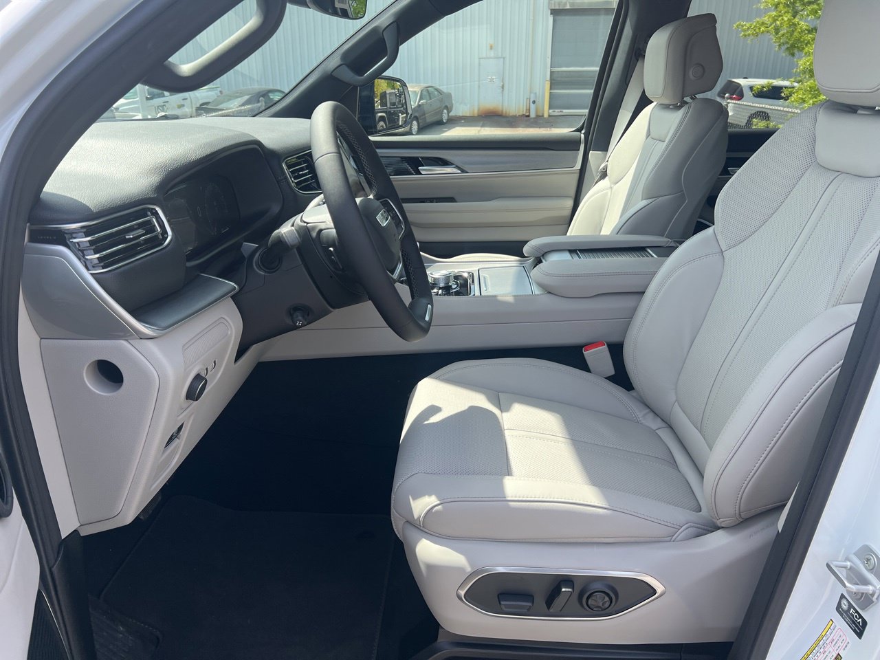 New 2026 Jeep Grand Wagoneer Limited AWD/4WD image 13