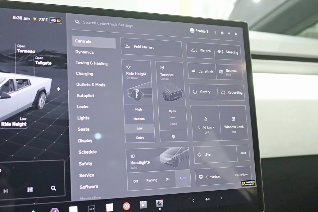 Used 2024 Tesla Cybertruck AWD Crew Cab image 20