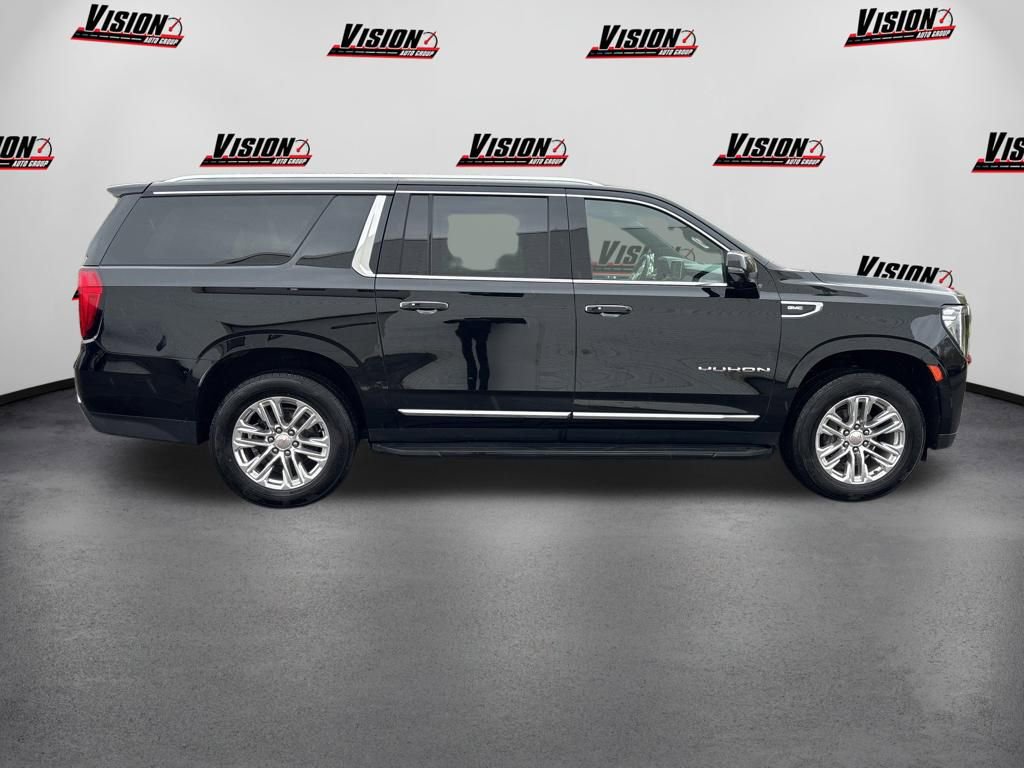 Used 2023 GMC Yukon XL SLT w/ SLT Luxury Package AWD/4WD image 4
