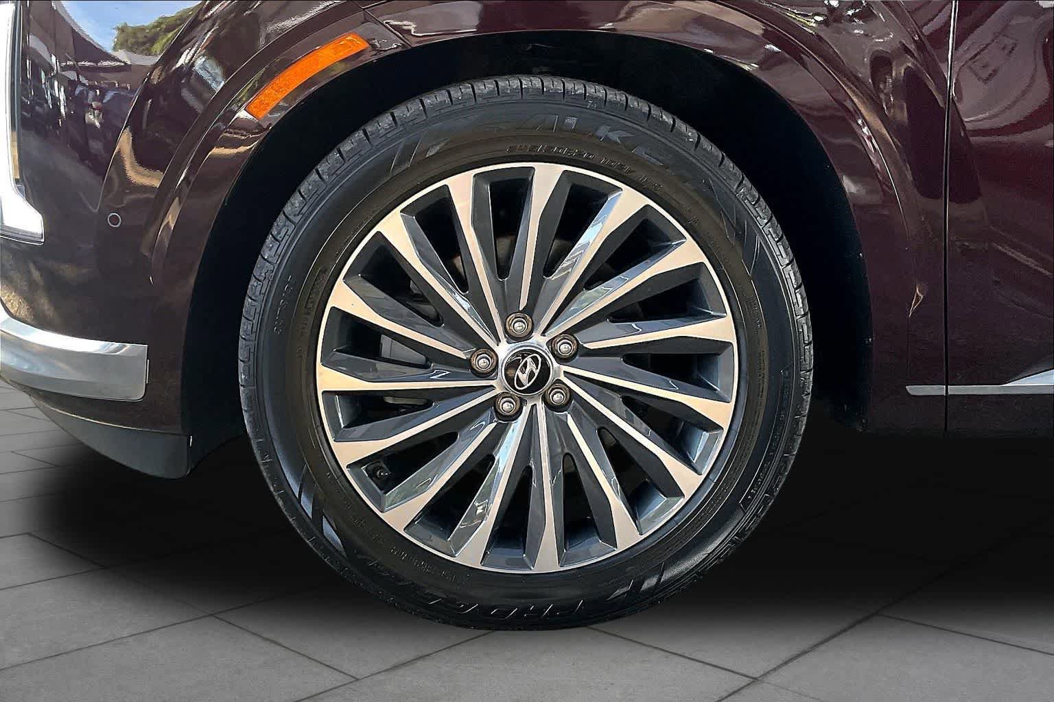 Used 2024 Hyundai Palisade Calligraphy AWD/4WD image 11