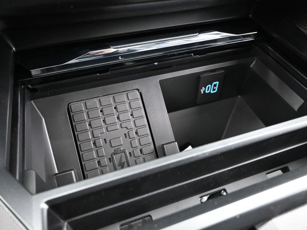 New 2026 Ford F250 Lariat w/ Black Appearance Package image 18