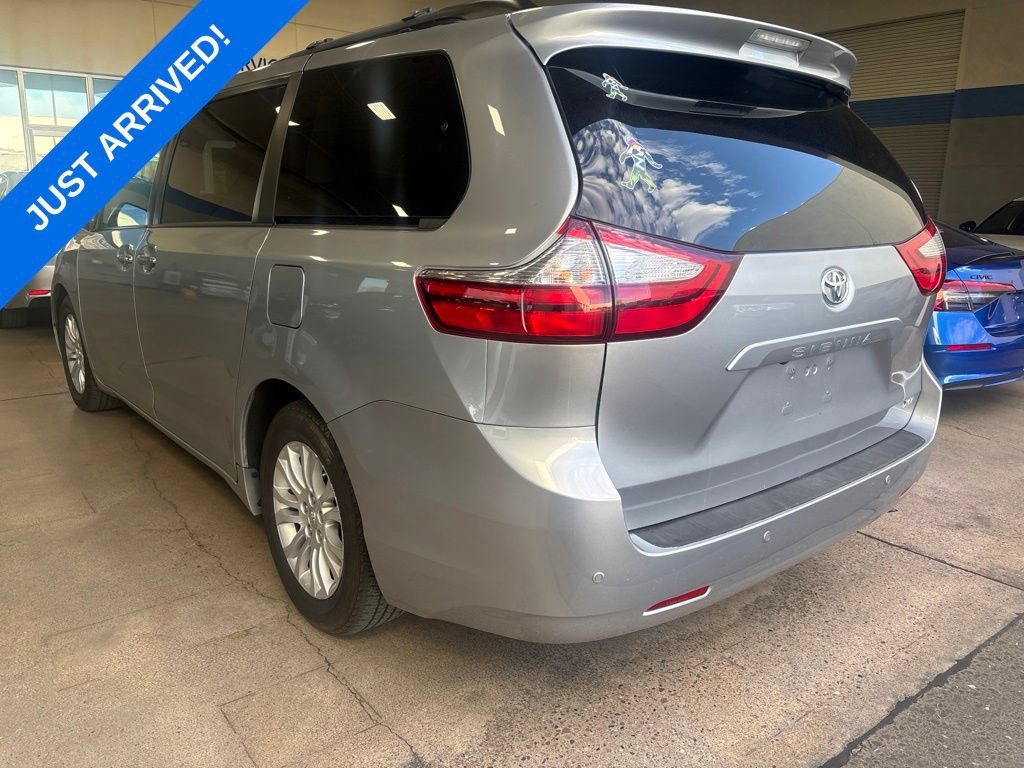 Used 2017 Toyota Sienna FWD image 4