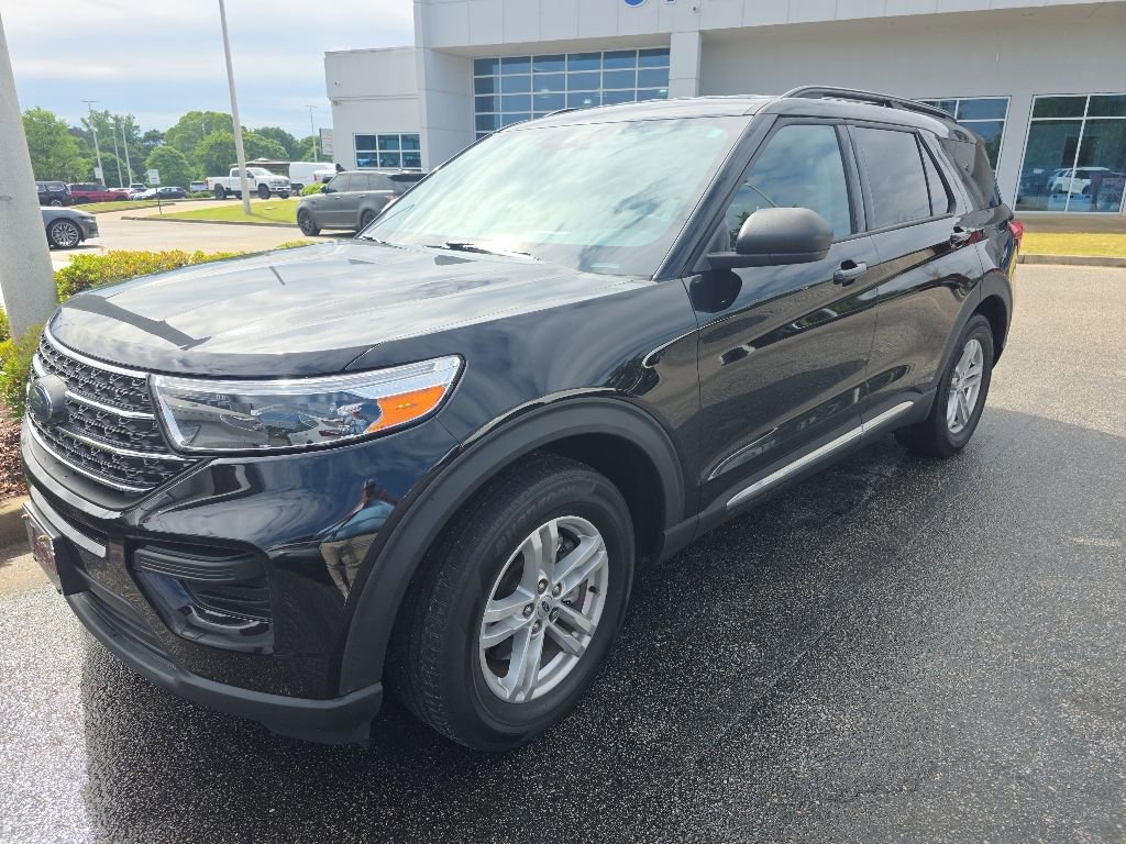 Used 2023 Ford Explorer XLT RWD image 1