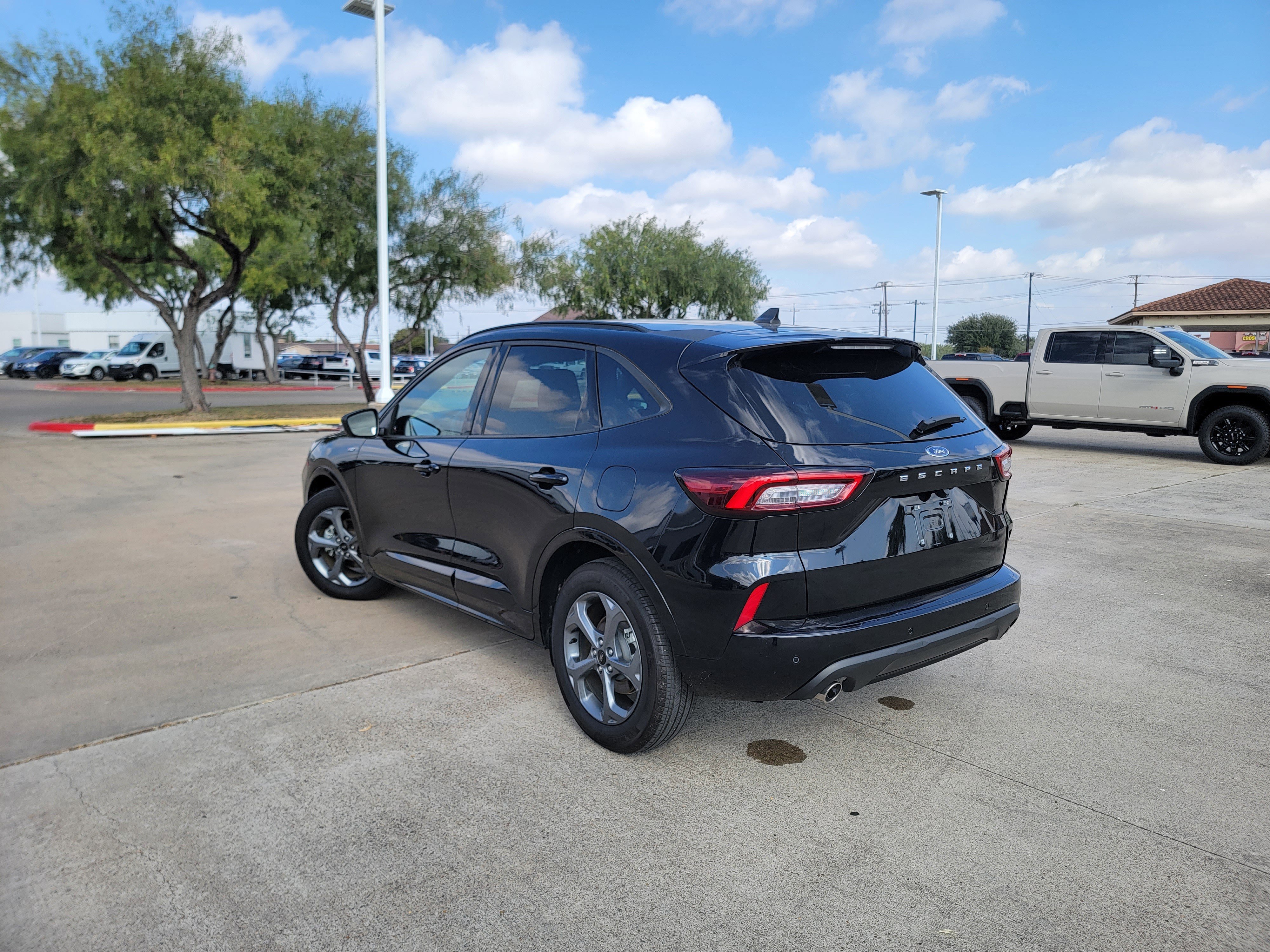 Used 2023 Ford Escape ST-Line w/ Tech Pack #1 image 5