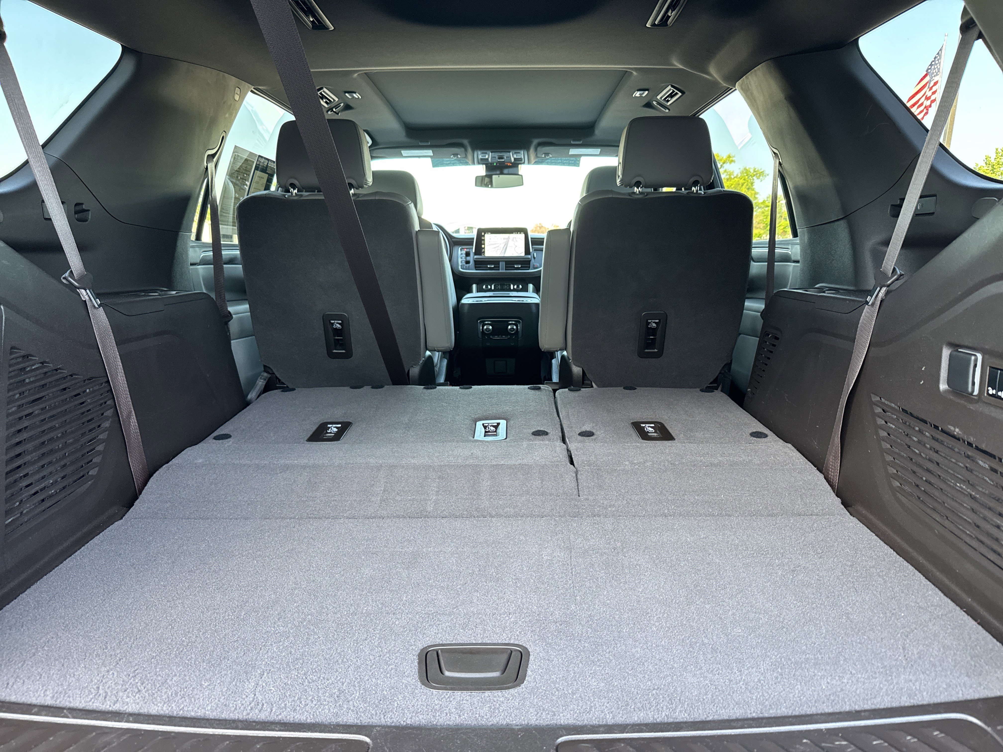 Used 2023 GMC Yukon SLT w/ SLT Premium Package RWD image 37