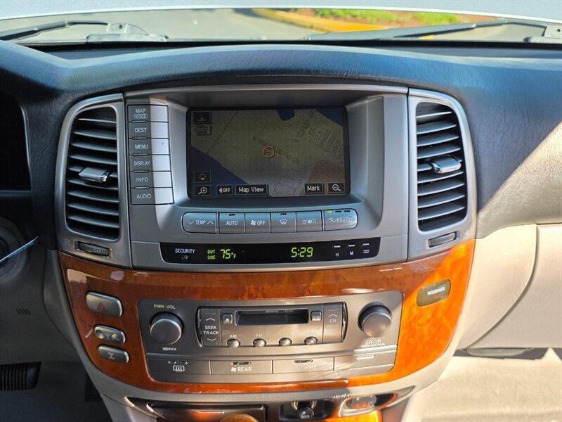 Used 2004 Lexus LX 470 4WD image 43
