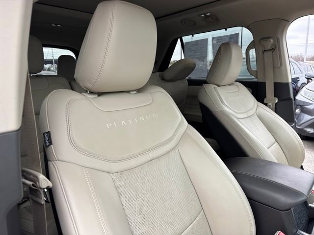 Used 2020 Ford Explorer Platinum w/ Premium Technology Package image 26