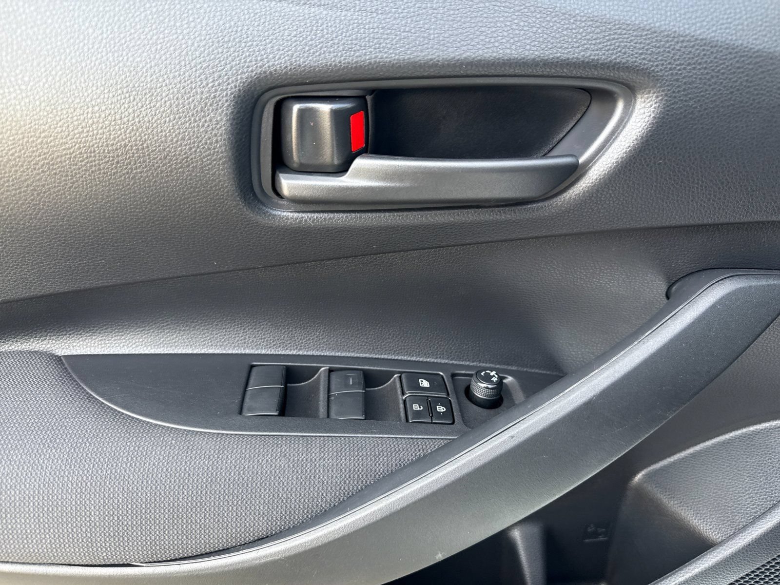 Used 2024 Toyota Corolla LE FWD image 10