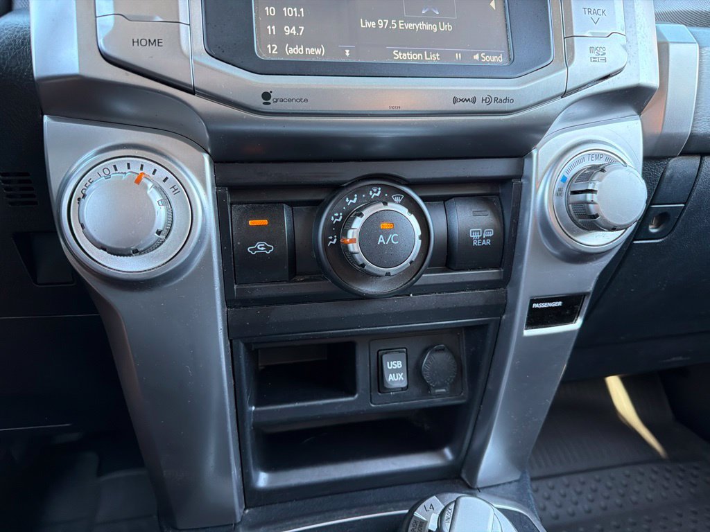 Used 2018 Toyota 4Runner SR5 AWD/4WD image 12