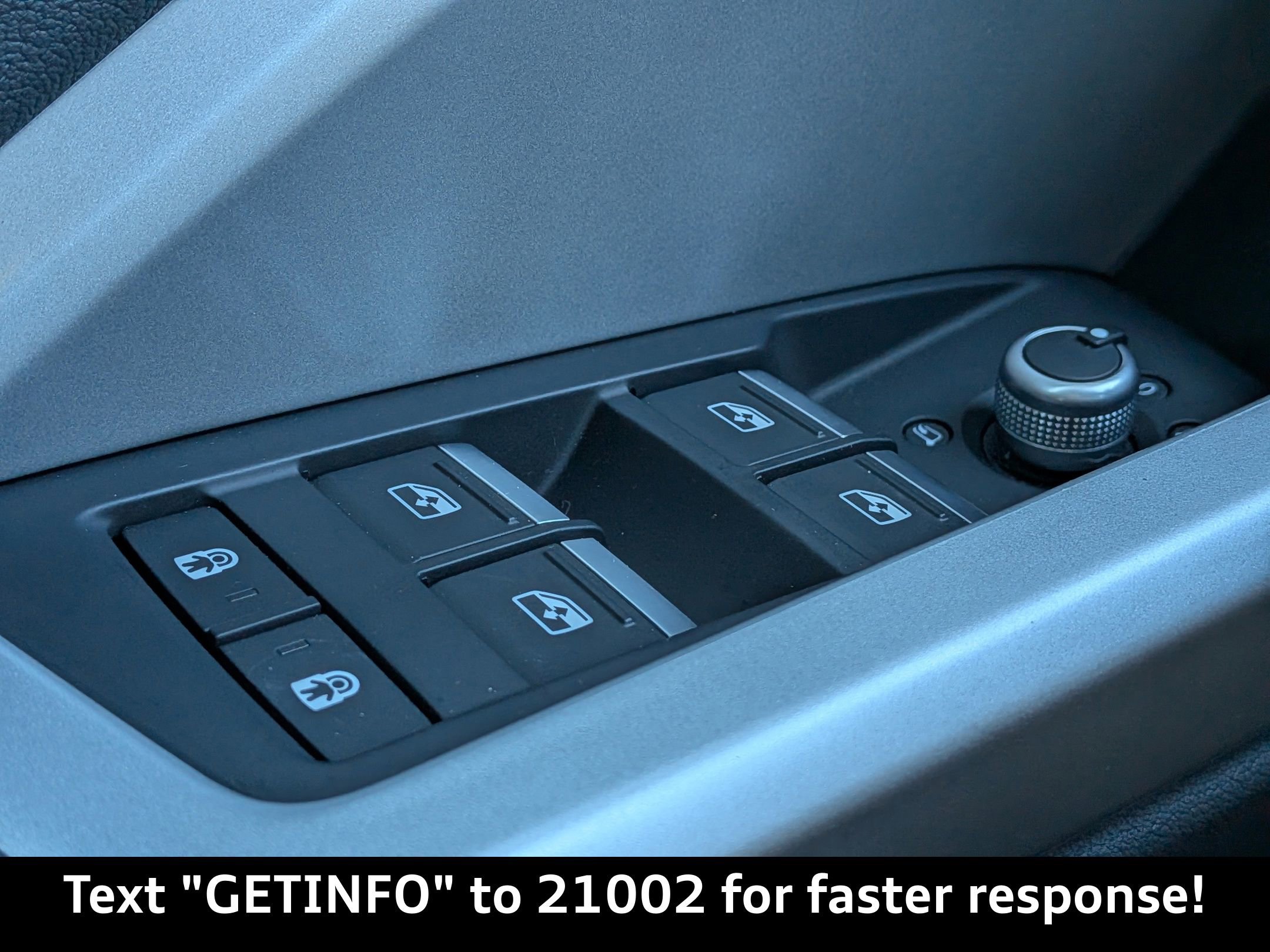 Used 2025 Audi Q3 2.0T Premium w/ Convenience Package image 28