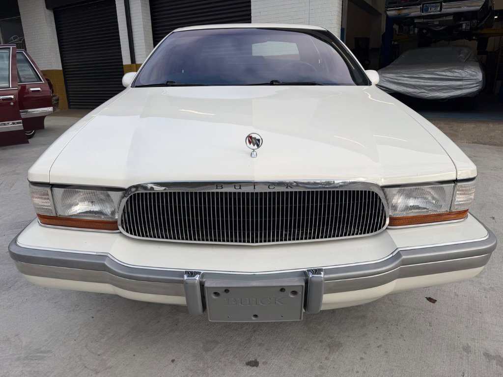 Used 1993 Buick Roadmaster Base image 10