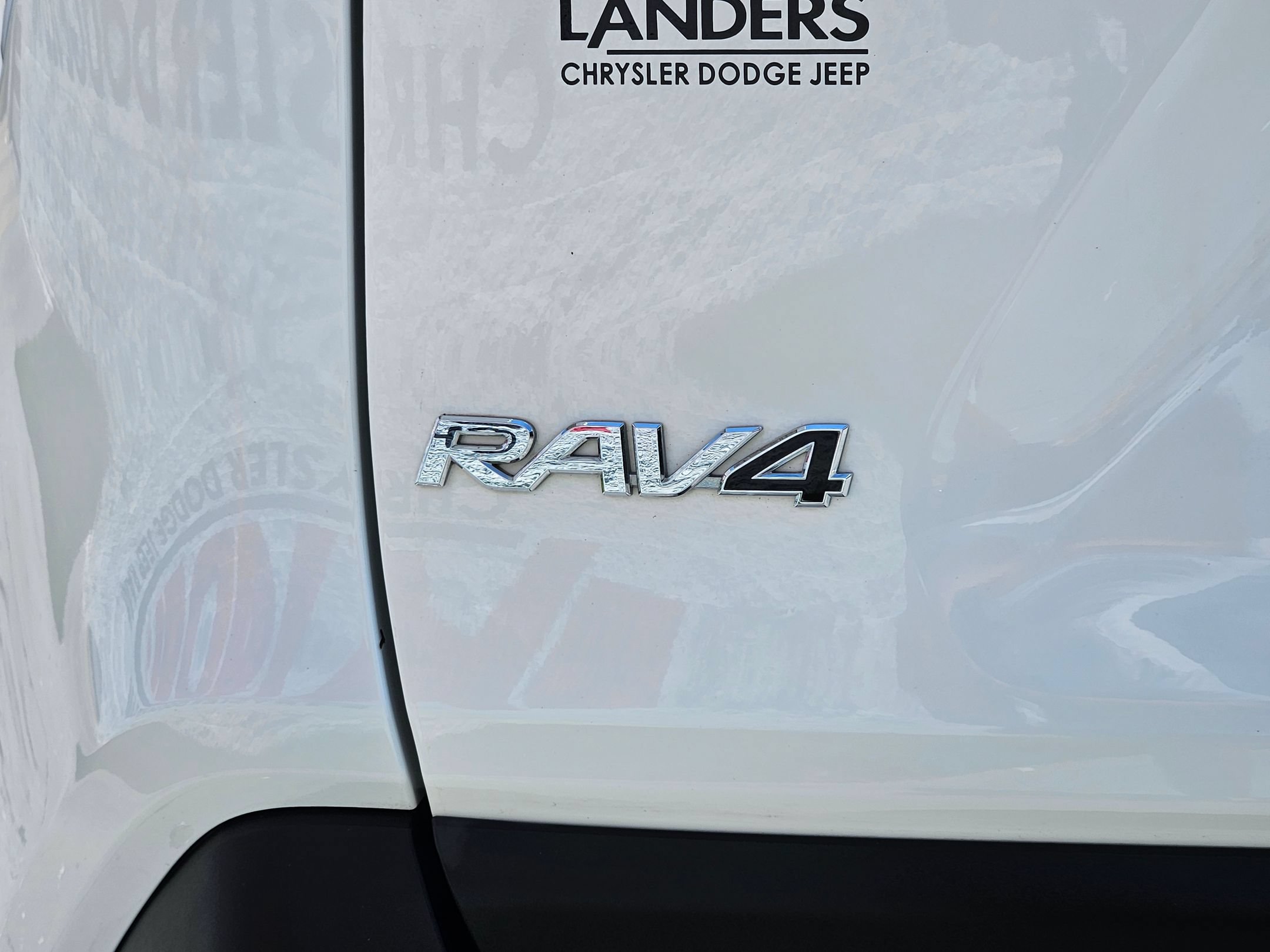 Used 2021 Toyota RAV4 XLE FWD image 31