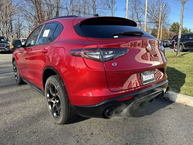 New 2025 Alfa Romeo Stelvio Sprint image 6