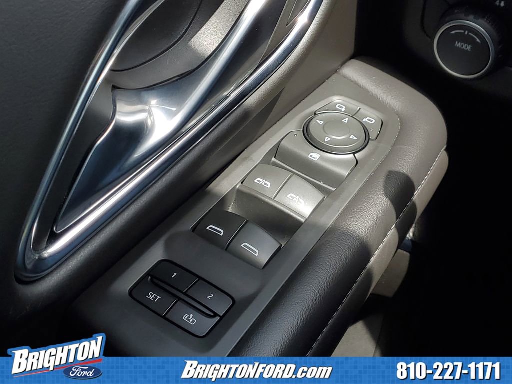 Used 2023 Chevrolet Suburban Z71 AWD/4WD image 17