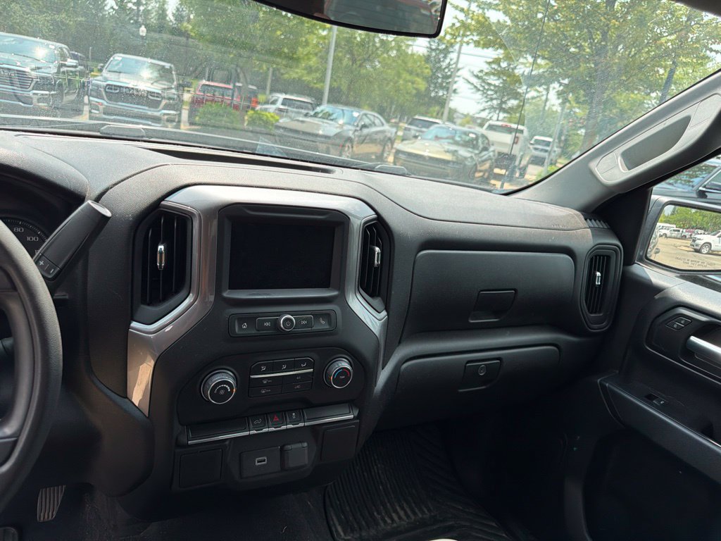 Used 2020 Chevrolet Silverado 1500 Custom w/ Custom Value Package AWD/4WD image 8