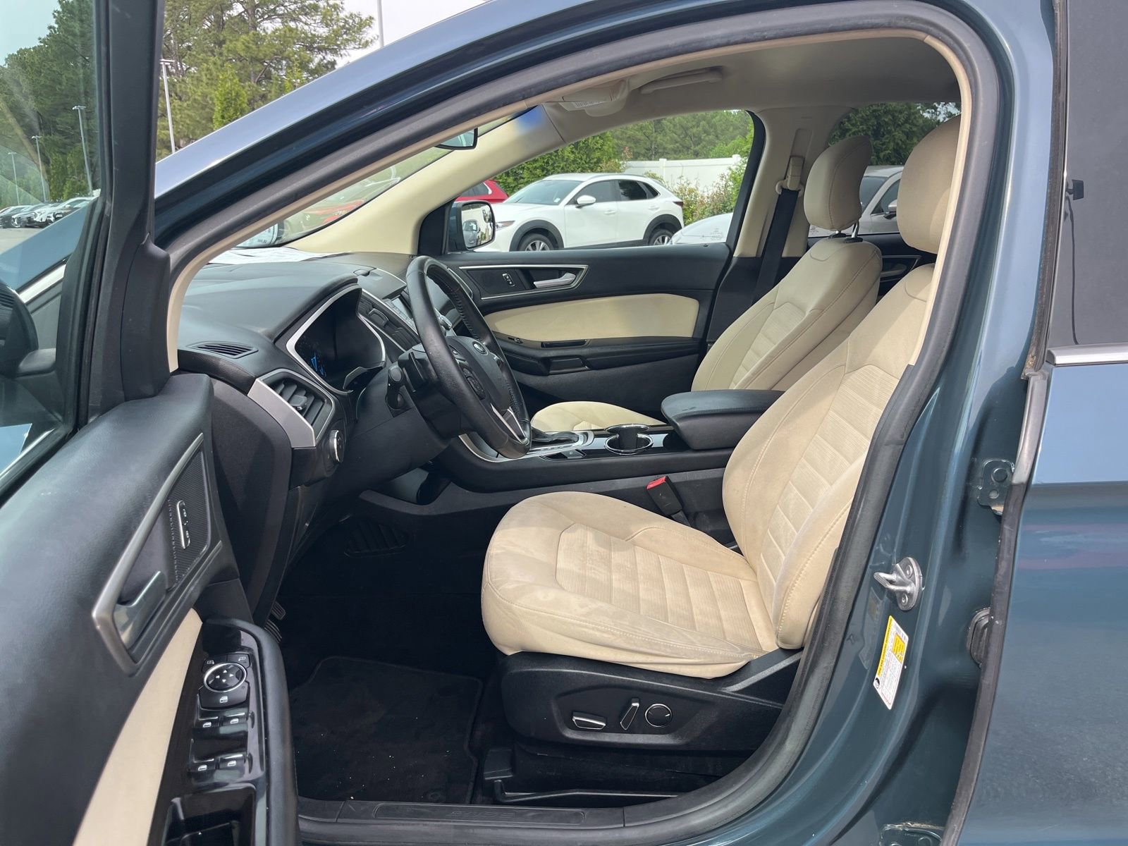 Used 2016 Ford Edge SEL FWD image 23