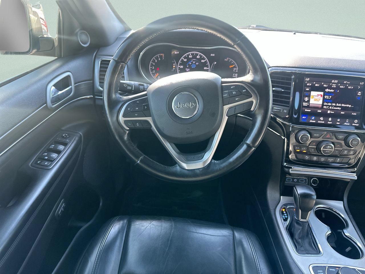 Used 2021 Jeep Grand Cherokee Limited AWD/4WD image 12