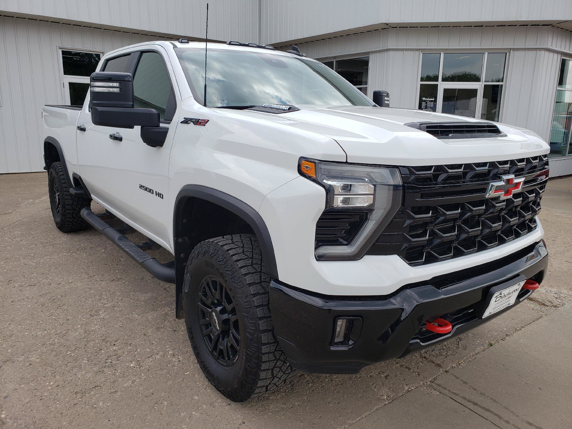 Used 2024 Chevrolet Silverado 2500 ZR2 w/ Technology Package AWD/4WD image 6