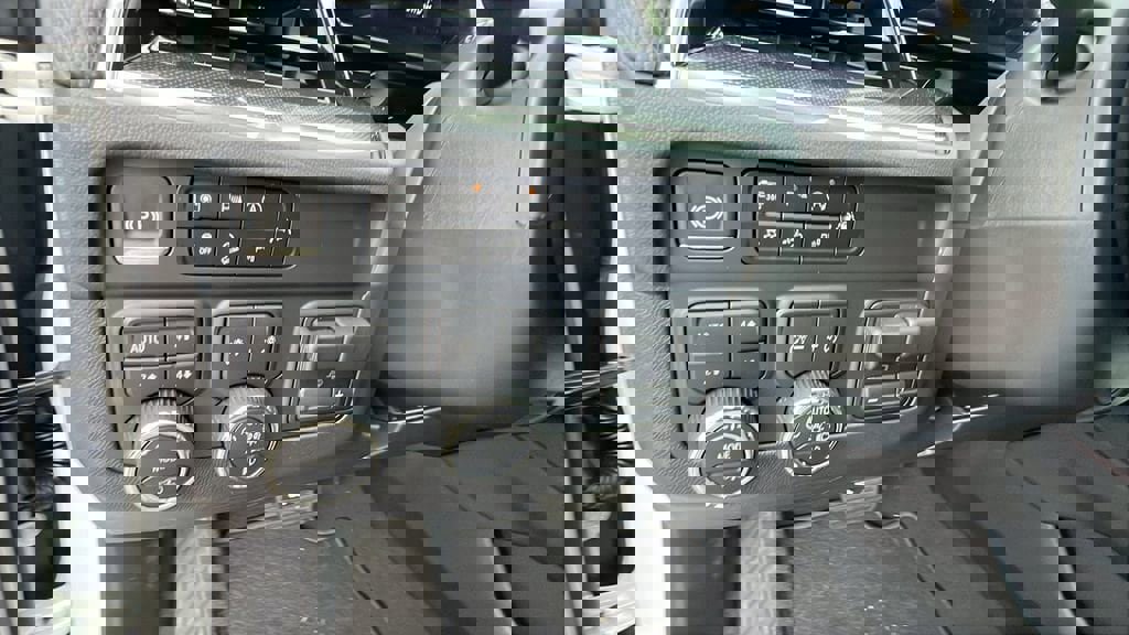 New 2025 Chevrolet Suburban RST w/ Advanced Technology Package image 22